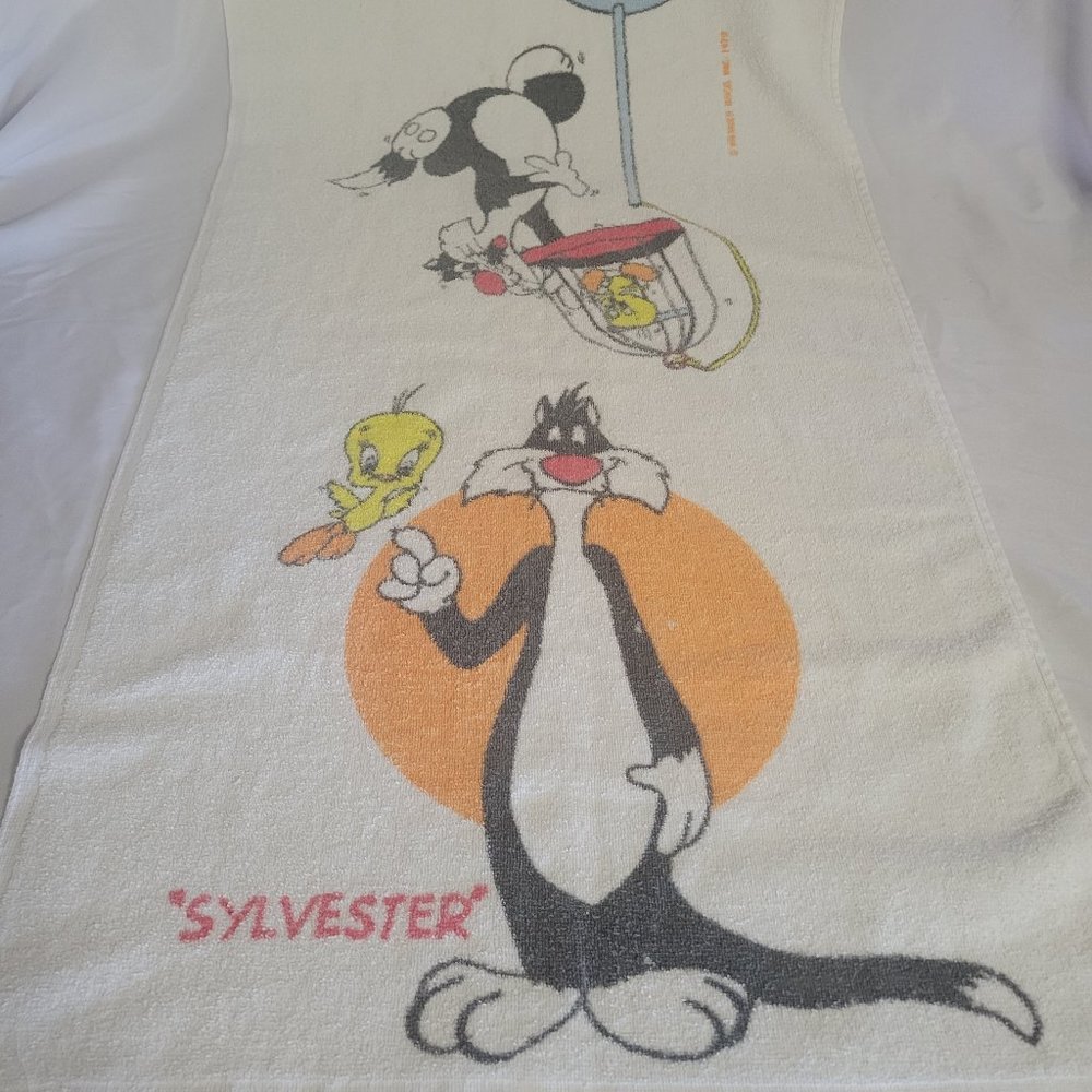 Vintage Sylvester & Tweety Beach Towel 37" x 21"